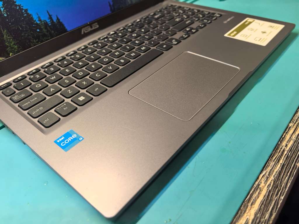 ASUS VIVOBOOK X515EA*i3-1115g4*4GB DDR4*256GB SSD*HD*