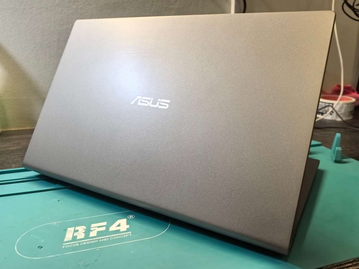 ASUS VIVOBOOK X515EA*i3-1115g4*4GB DDR4*256GB SSD*HD*