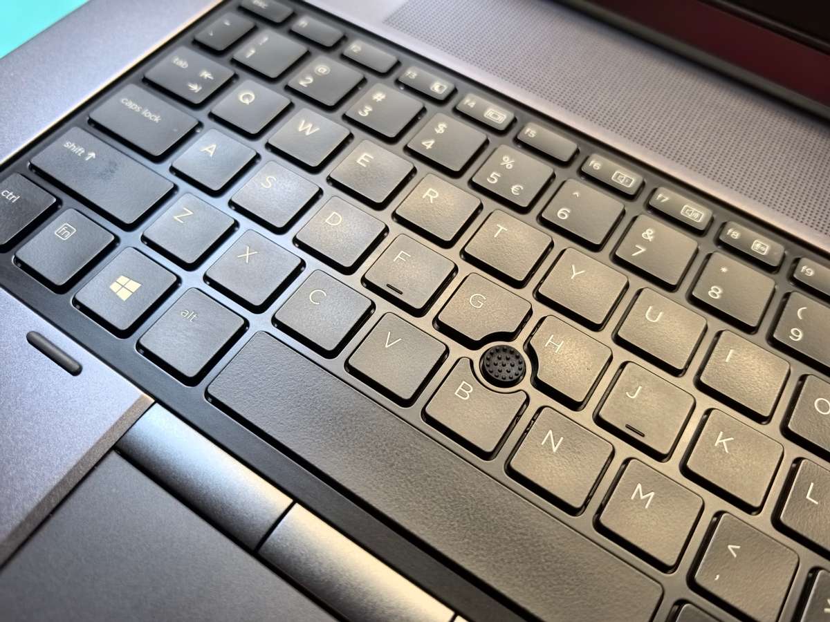 Late Entry-8GB NVIDIA K5000M-HP ZBook 17 G2-i7-4810MQ*16GB*256GB SSD*FHD*NVIDIA Quadro K5100M 8GB