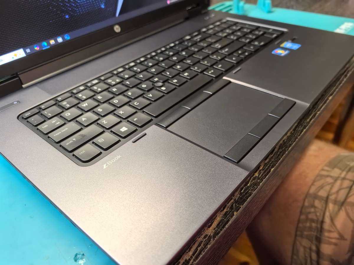Late Entry-8GB NVIDIA K5000M-HP ZBook 17 G2-i7-4810MQ*16GB*256GB SSD*FHD*NVIDIA Quadro K5100M 8GB