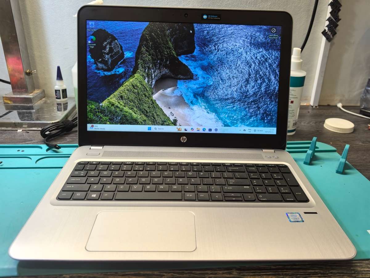 HP PROBOOK 450 G4*I3-7100u*8GB*256GB SSD-HD-DVD-HD GRAPHICS