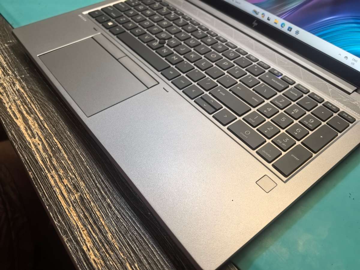 HP ZBook Firefly 15 G7 with i7-10810U, 16GB DDR4, 512GB SSD, FHD