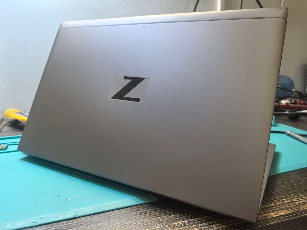 HP ZBook Firefly 15 G7 with i7-10810U, 16GB DDR4, 512GB SSD, FHD