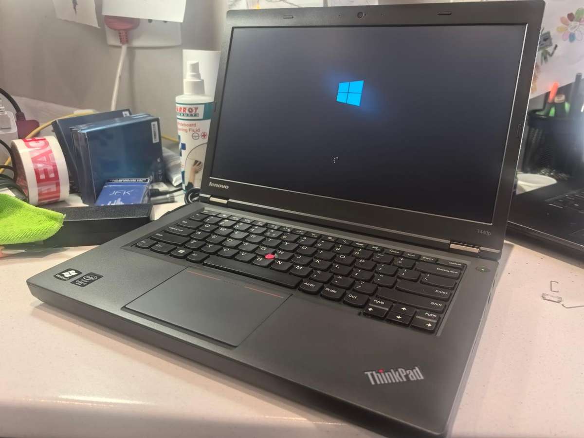 HIGH SPEC!*LENOVO THINKPAD T440P*i5-4300M*6GB RAM*256GB SSD*HD+DISPLAY