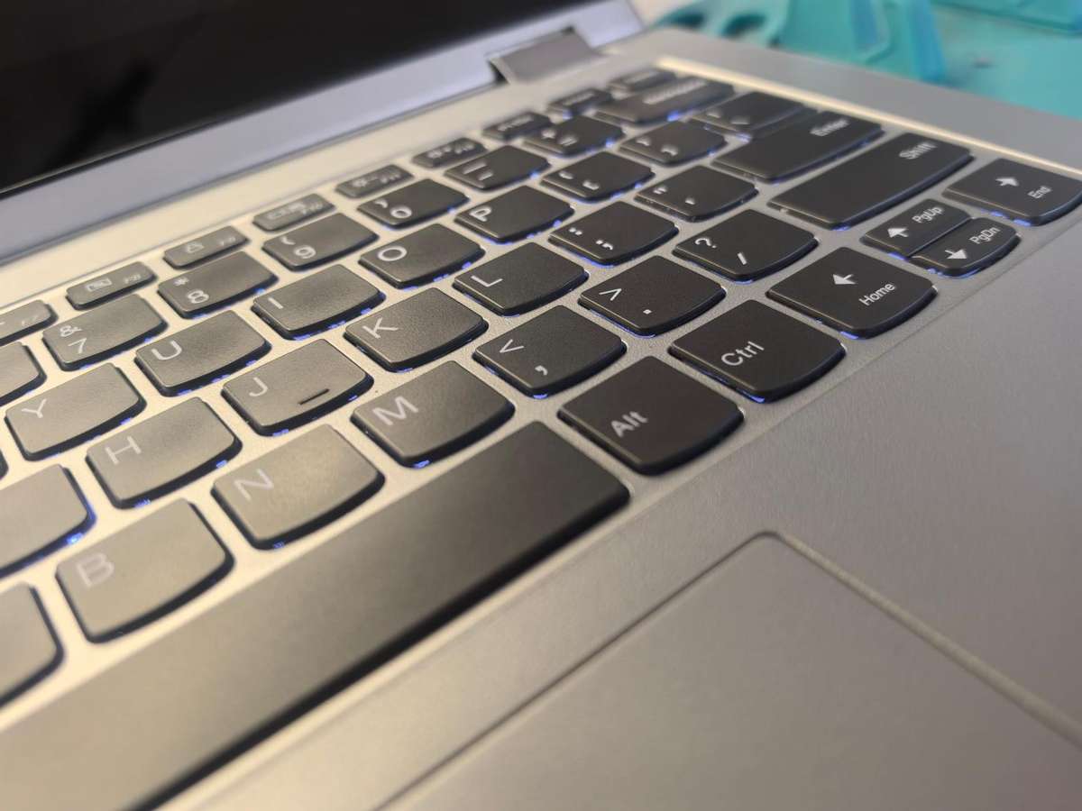 Quad Core i7 10th Gen Lenovo C340 Touchscreen Laptop 8GB RAM 256GB NVMe SSD FHD