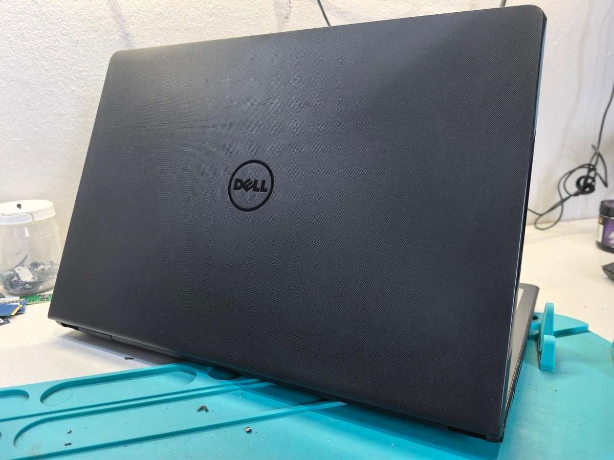 DELL Vinspiron 15 3568-i5-7200U-256GB SSD-8GB DDR4-FHD