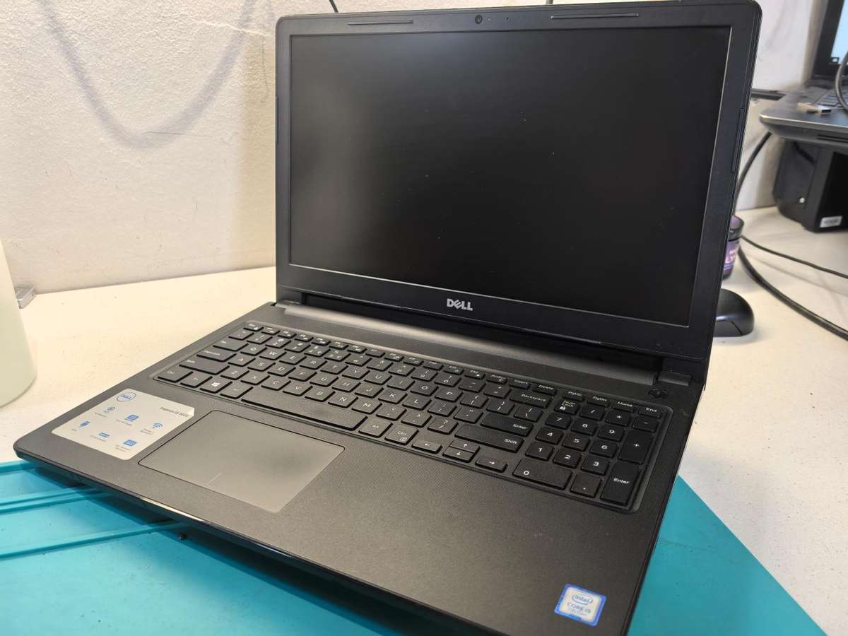DELL Vinspiron 15 3568-i5-7200U-256GB SSD-8GB DDR4-FHD