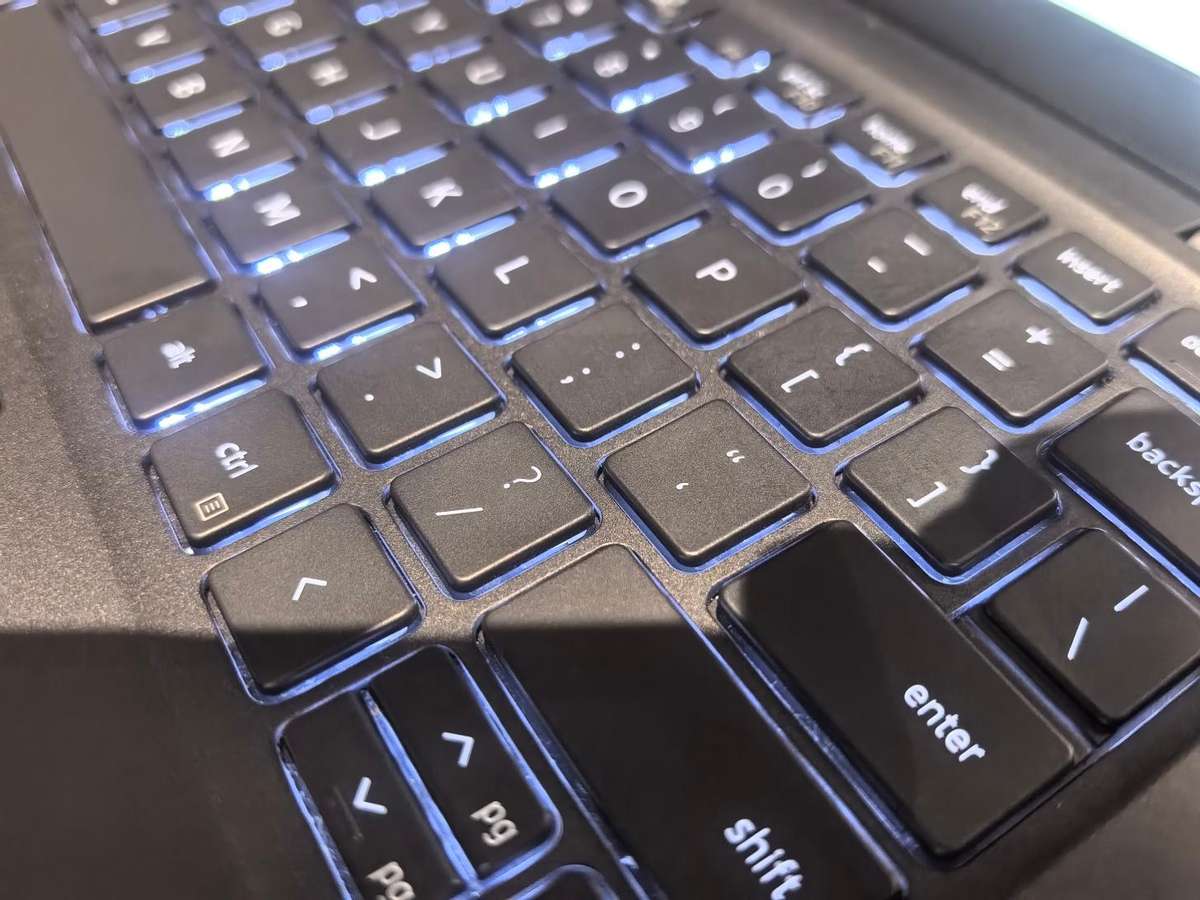 Carbon Ultrabook-Dell Latitude 7320-i7-1185G7-16GB-512GB SSD-FHD-Backlit