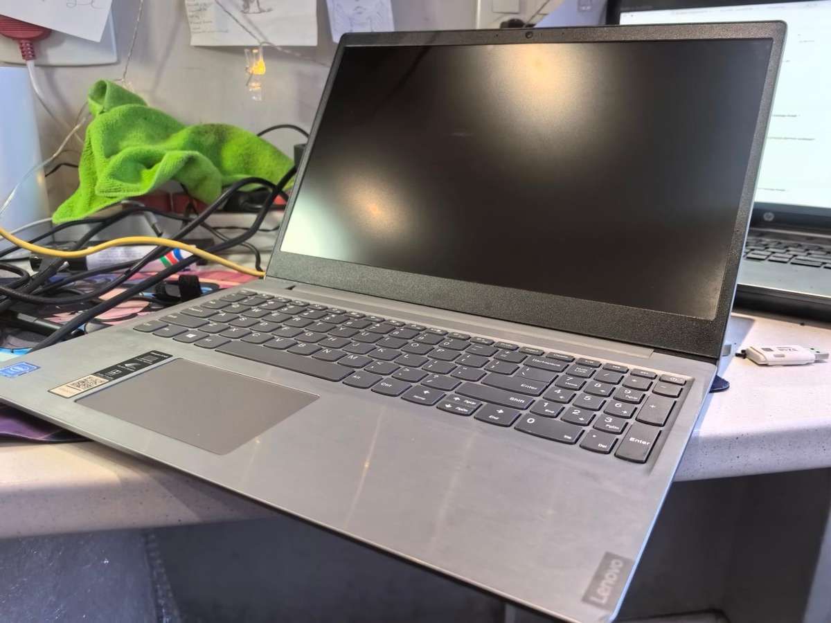 9th Gen Lenovo S145 N4020 4GB DDR4 256GB SSD UHD 600 Graphics FHD