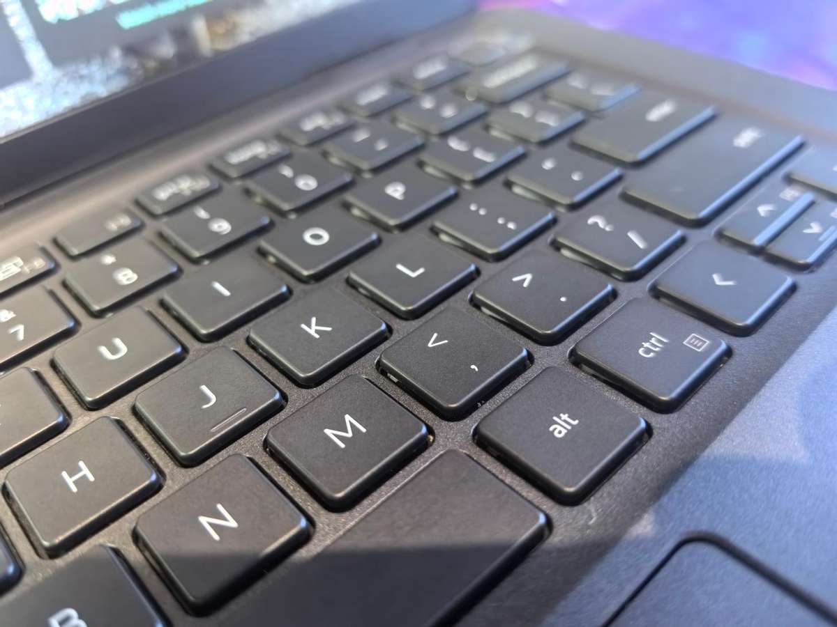 Carbon Ultrabook-Dell Latitude 7320-i7-1185G7-16GB-512GB SSD-FHD-Backlit