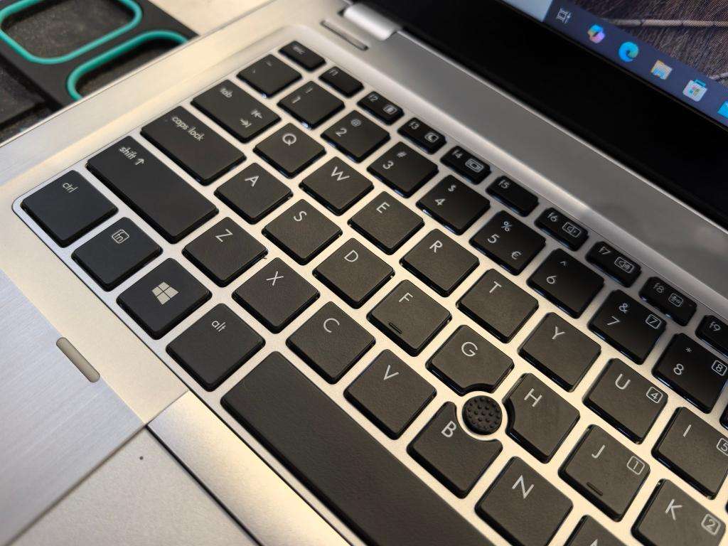 HP EliteBook Folio 9470m i5-3427U 8GB RAM 250GB SSD HD 32GB SSD