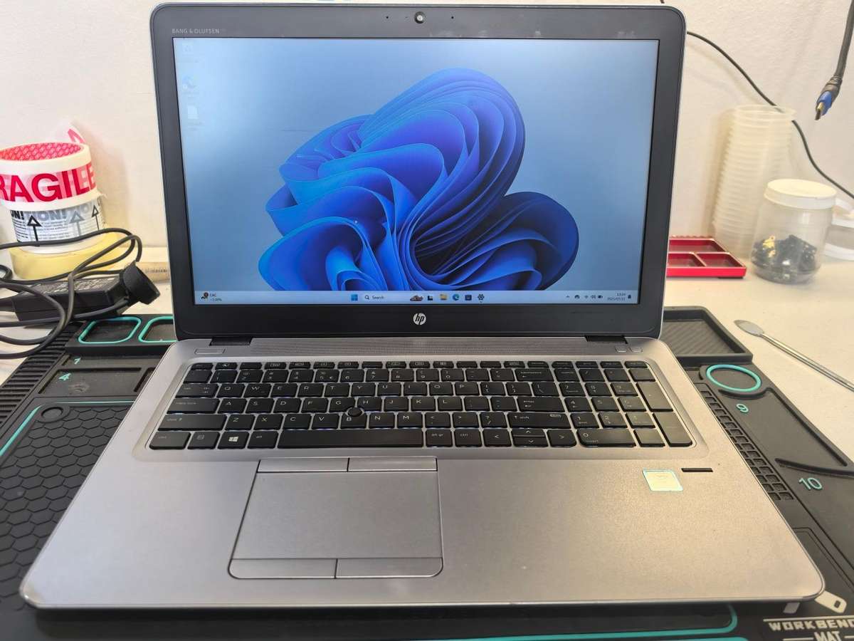 LATE ENTRY-HP ELITEBOOK 850 G3*i5-6300U*8GB DDR4*256GB SSD*FULL HD*