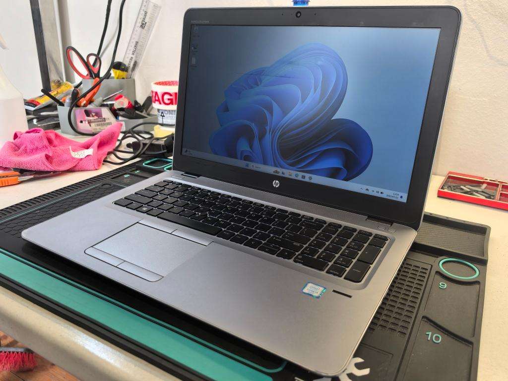 LATE ENTRY-HP ELITEBOOK 850 G3*i5-6300U*8GB DDR4*256GB SSD*FULL HD*