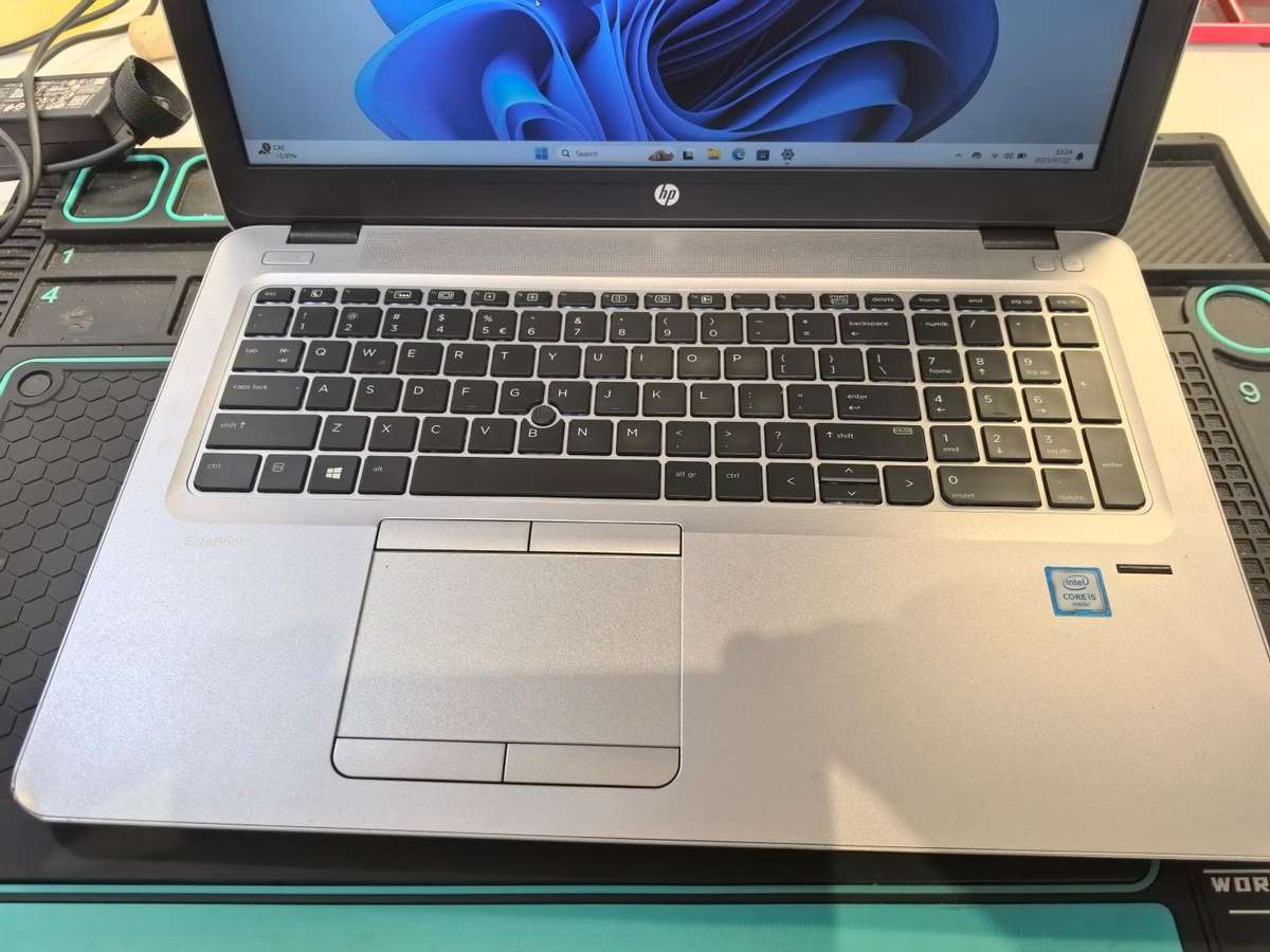 LATE ENTRY-HP ELITEBOOK 850 G3*i5-6300U*8GB DDR4*256GB SSD*FULL HD*