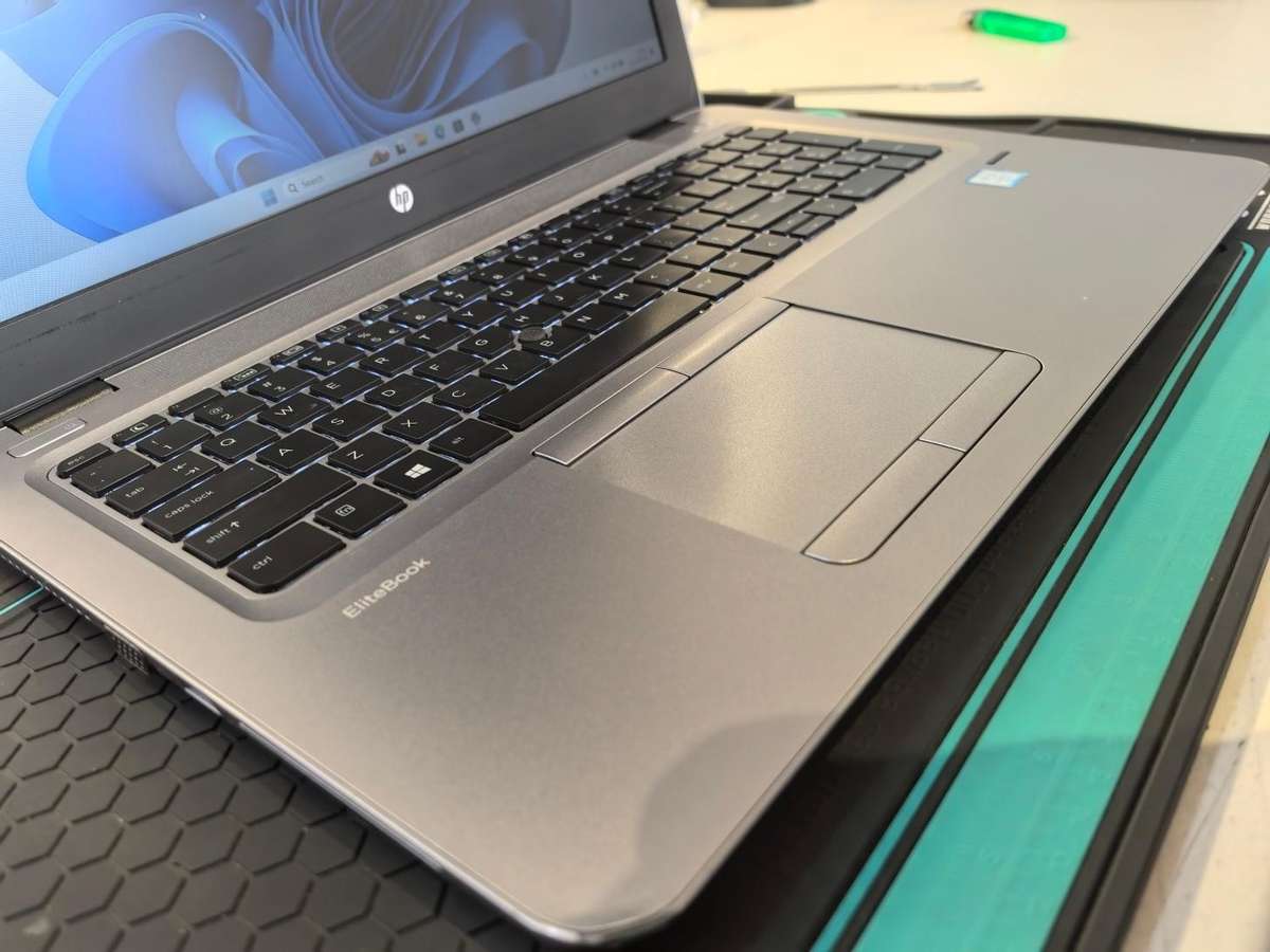 LATE ENTRY-HP ELITEBOOK 850 G3*i5-6300U*8GB DDR4*256GB SSD*FULL HD*