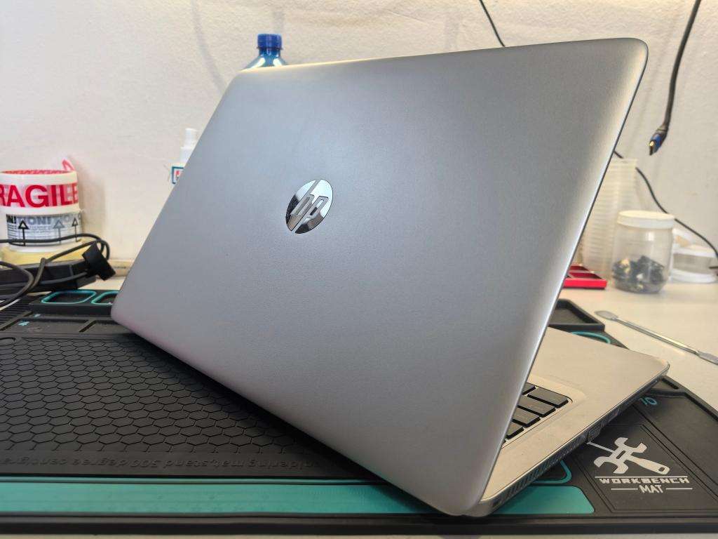 LATE ENTRY-HP ELITEBOOK 850 G3*i5-6300U*8GB DDR4*256GB SSD*FULL HD*