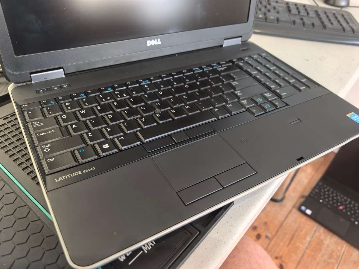 Radeon Graphics-Quad Core i7 Dell Latitude E6540-i7-4800MQ-8GB RAM-256GB SSD-FHD