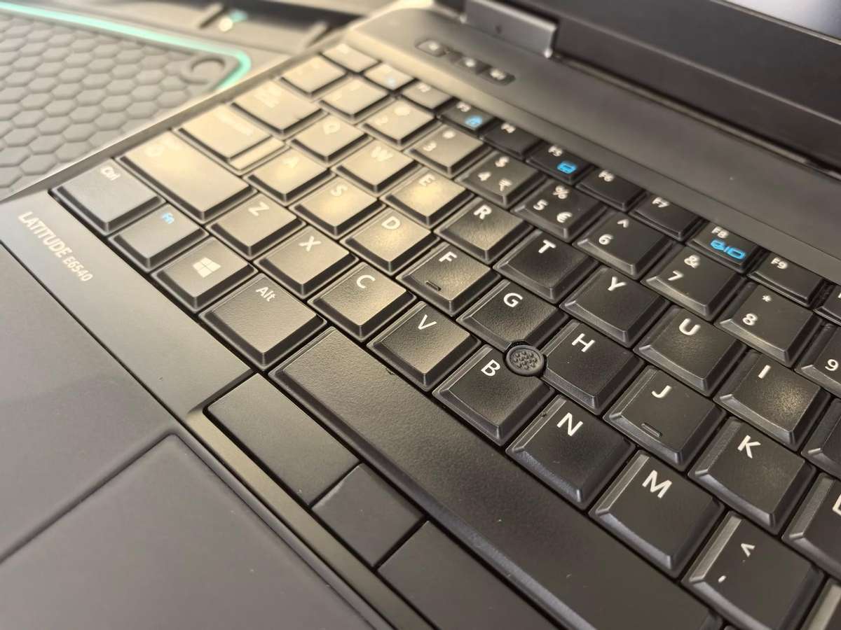 Radeon Graphics-Quad Core i7 Dell Latitude E6540-i7-4800MQ-8GB RAM-256GB SSD-FHD