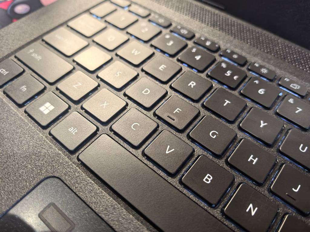 12TH GEN-ACER TRAVELMATE P214-i5-1235U-8GB DDR4-512GB NVME SSD-FHD-4G LTE