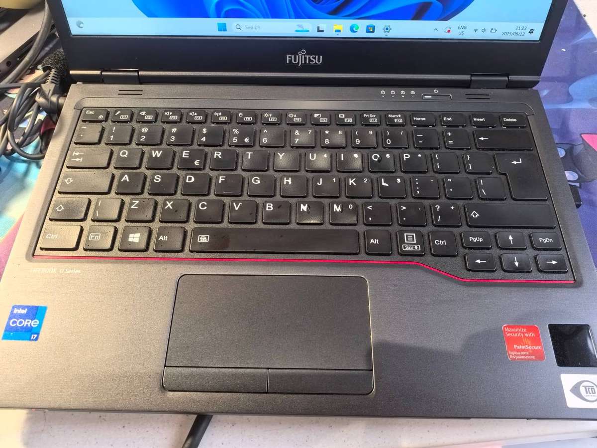 TOUCHSCREEN!*FUJITSU LIFEBOOK 7U13A2*i7-1165G7*16GB DDR4*512GB SSD*FHD*BACKLIT*