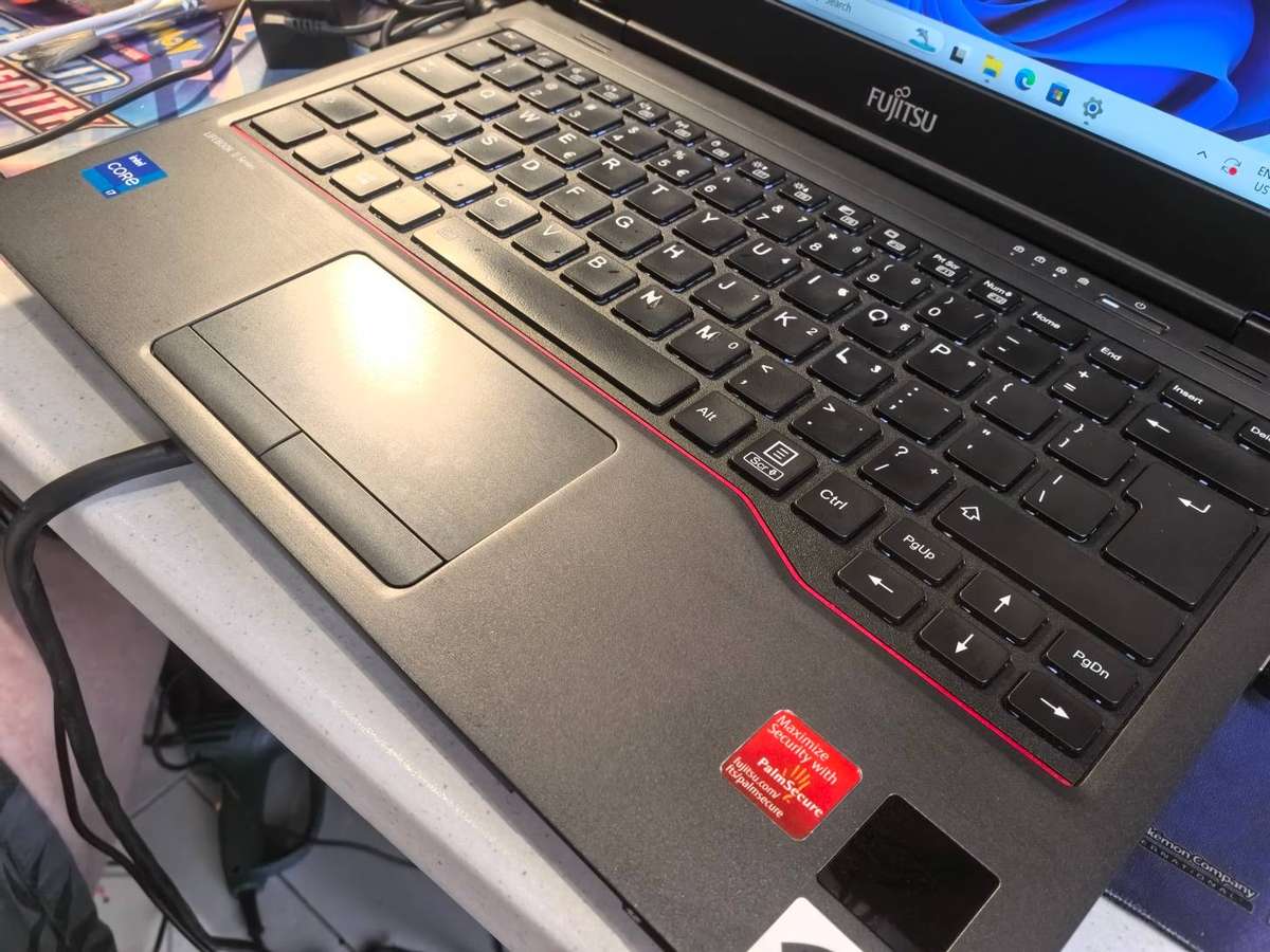 TOUCHSCREEN!*FUJITSU LIFEBOOK 7U13A2*i7-1165G7*16GB DDR4*512GB SSD*FHD*BACKLIT*