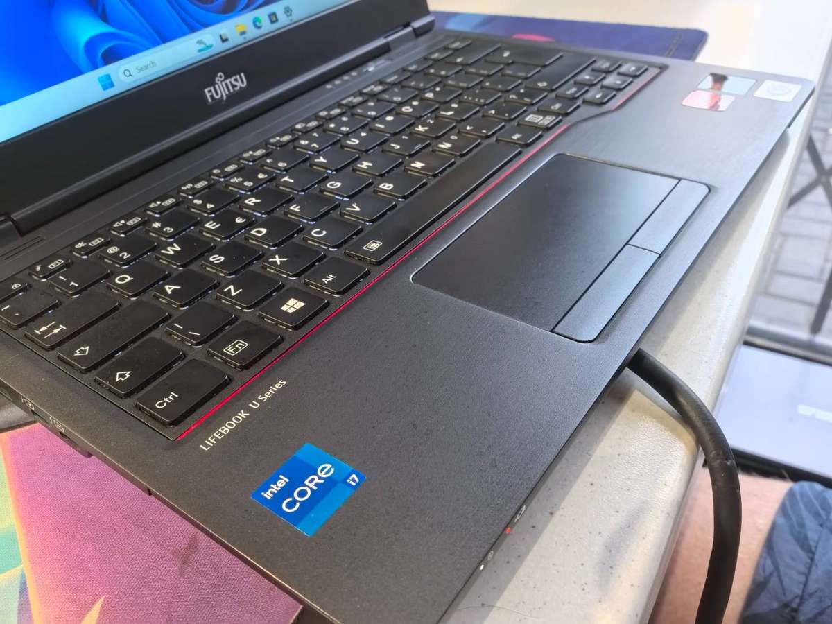 TOUCHSCREEN!*FUJITSU LIFEBOOK 7U13A2*i7-1165G7*16GB DDR4*512GB SSD*FHD*BACKLIT*