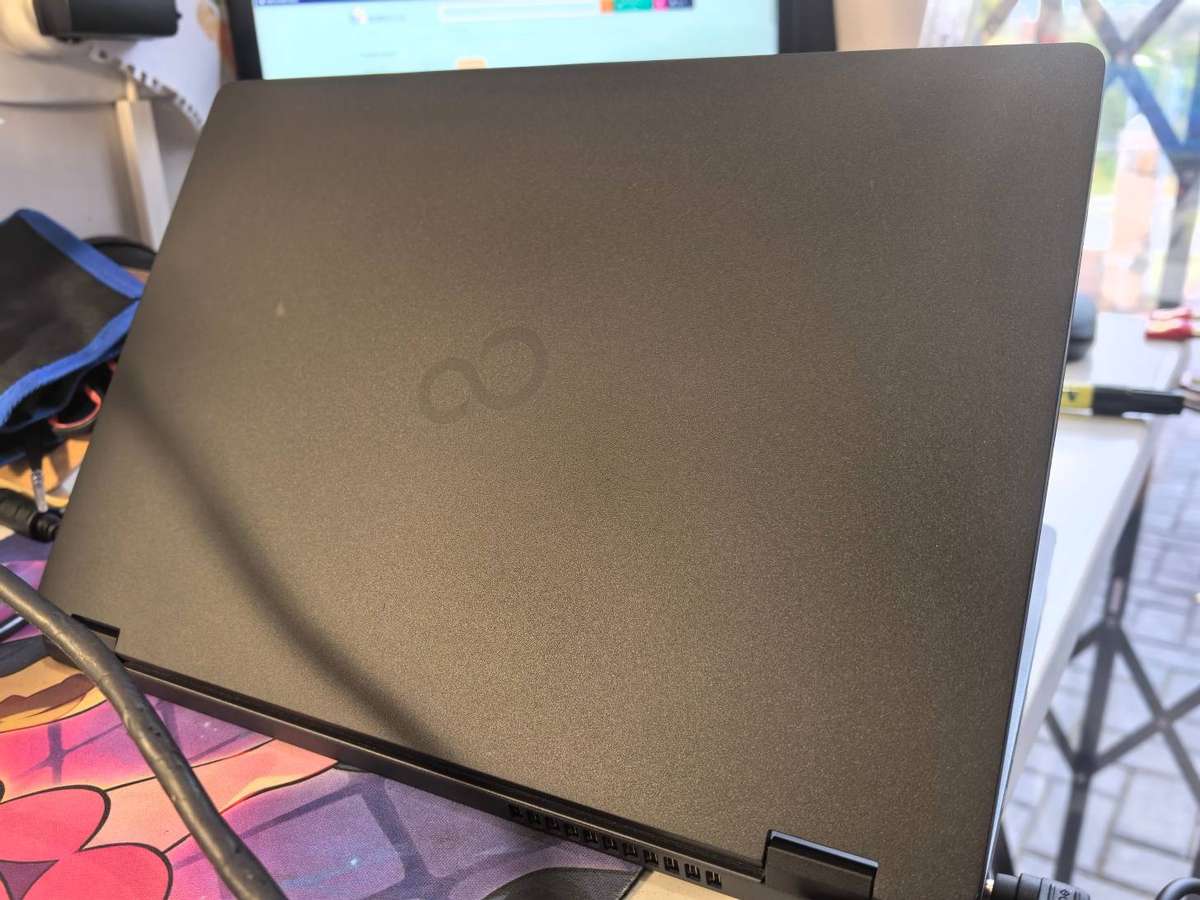 TOUCHSCREEN!*FUJITSU LIFEBOOK 7U13A2*i7-1165G7*16GB DDR4*512GB SSD*FHD*BACKLIT*