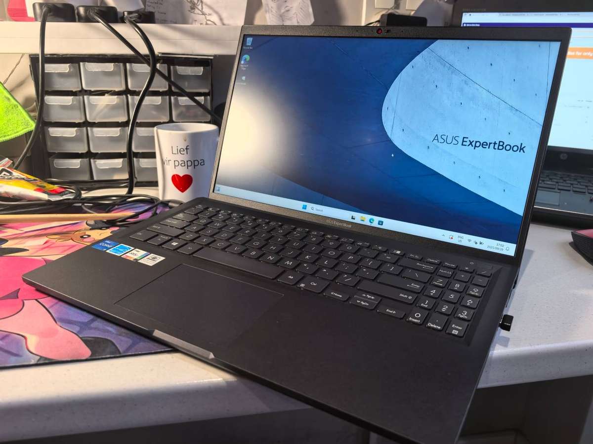 11th Gen Asus ExpertBook B5100, i5-1135g7, 12GB RAM, 512GB SSD, FHD, IRIS GRAPHICS