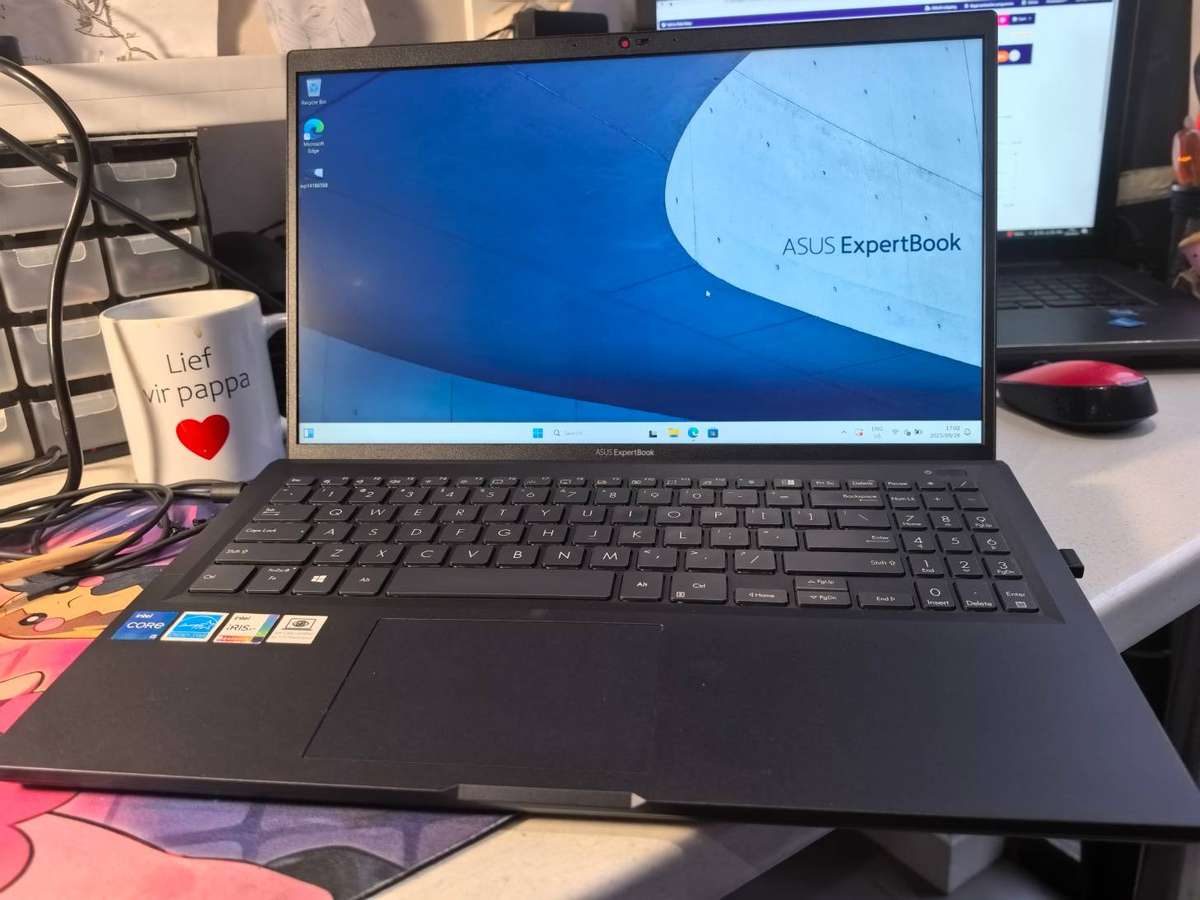 11th Gen Asus ExpertBook B5100, i5-1135g7, 12GB RAM, 512GB SSD, FHD, IRIS GRAPHICS