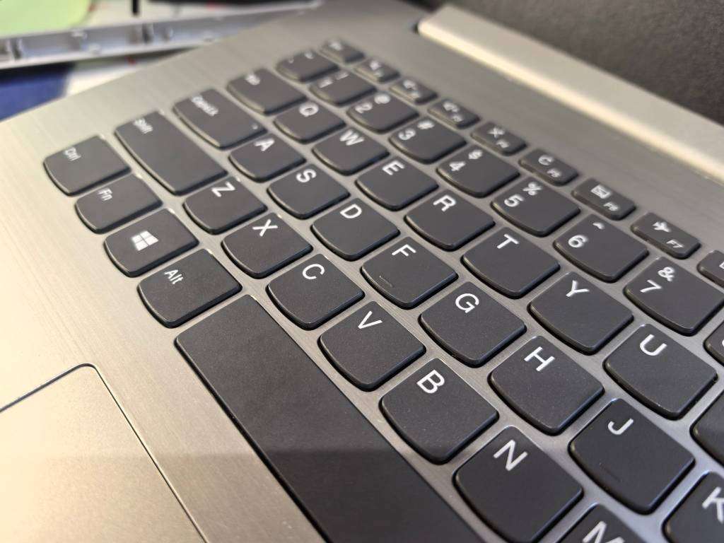 LENOVO IDEAPAD 330*CELERON N4000*8TH GEN*4GB DDR4 RAM*500GB HDD