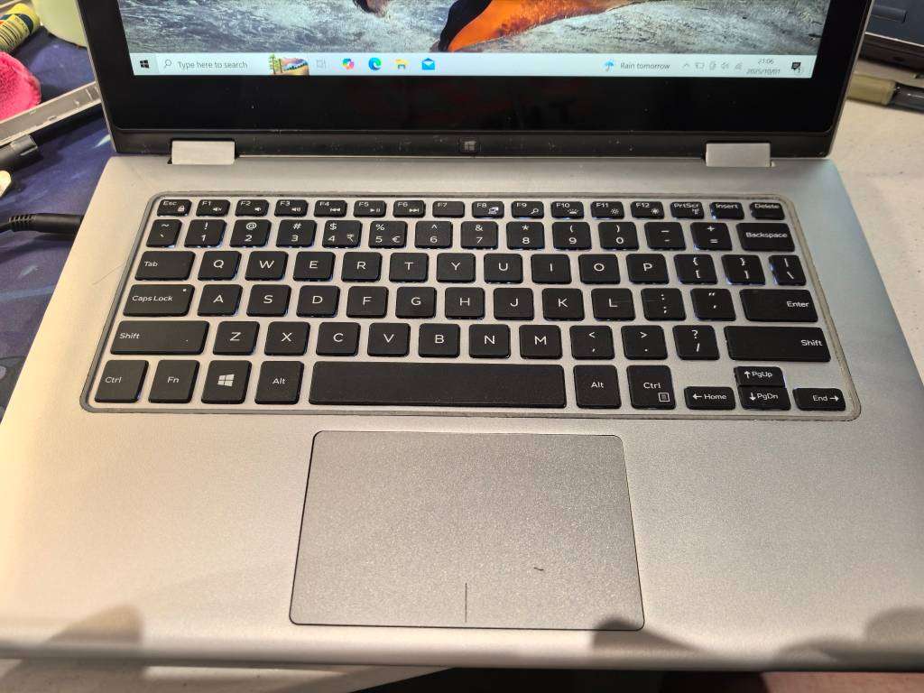 Dell Inspiron 7348 - i7-5500U - 8GB - 256GB SSD- FHD- BACKLIT KEYBOARD