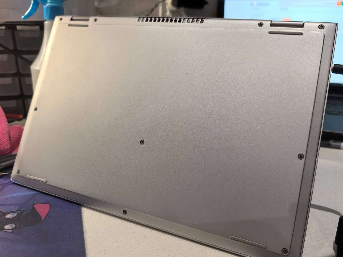 Dell Inspiron 7348 - i7-5500U - 8GB - 256GB SSD- FHD- BACKLIT KEYBOARD