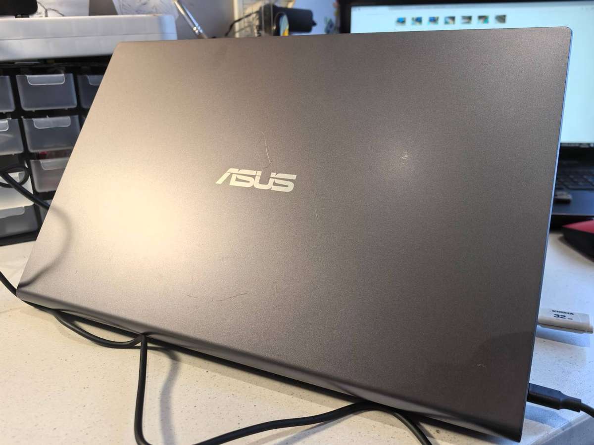 ASUS VIVOBOOK X515EA*i3-1115g4*8GB DDR4*256GB SSD*HD*BACKLIT KEYBOARD