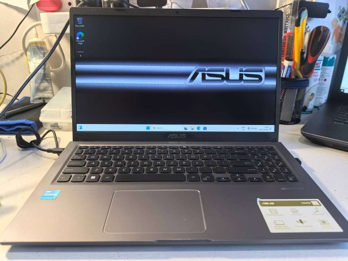 ASUS VIVOBOOK X515EA*i3-1115g4*8GB DDR4*256GB SSD*HD*BACKLIT KEYBOARD