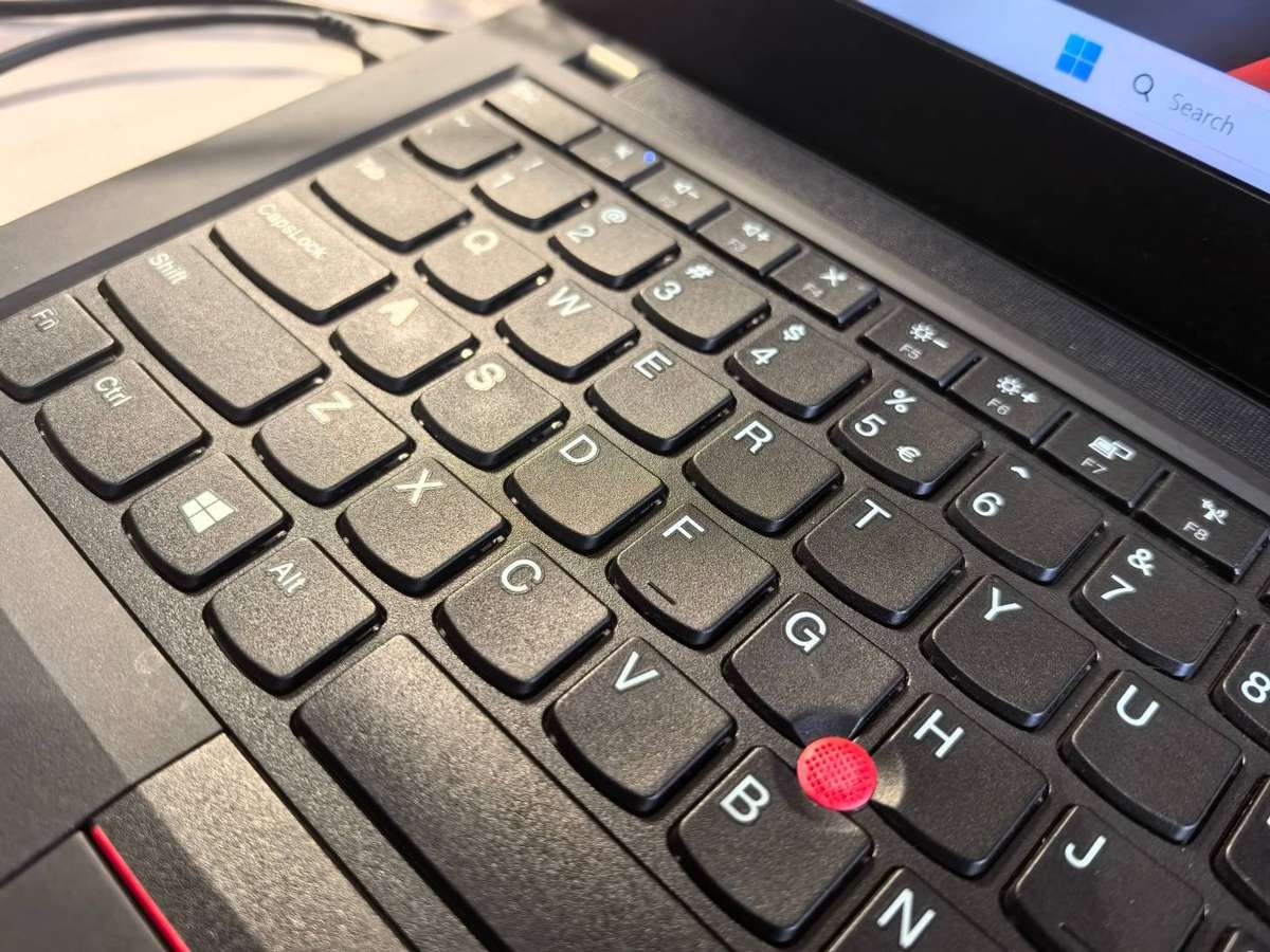 LENOVO THINKPAD T490-i5-8265u-FHD-8GB RAM-256GB-QUAD CORE