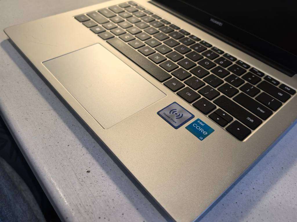 12TH GEN HUAWEI MATEBOOK D14*i3-1215U*8GB DDR4*256GB SSD*FHD*IPS*UHD GRAPHICS