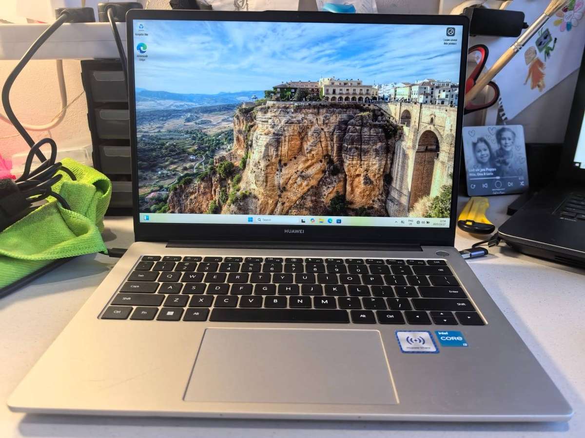 12TH GEN HUAWEI MATEBOOK D14*i3-1215U*8GB DDR4*256GB SSD*FHD*IPS*UHD GRAPHICS