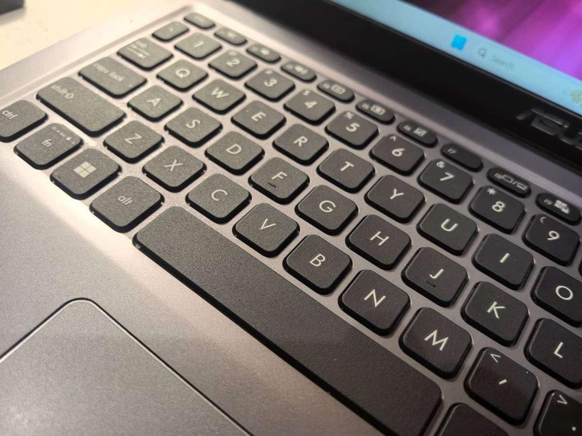 10TH GEN I7-ASUS VIVOBOOK X515*i7-1065G7*8GB DDR4*512GB SSD*FHD*IRIS GRAPHICS