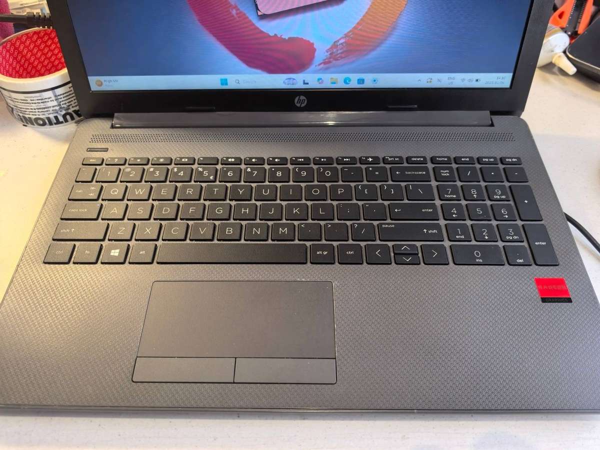 HP 255 G7*RYZEN 3020e*8GB RAM*128GB SSD*1TB HDD*RADEON graphics