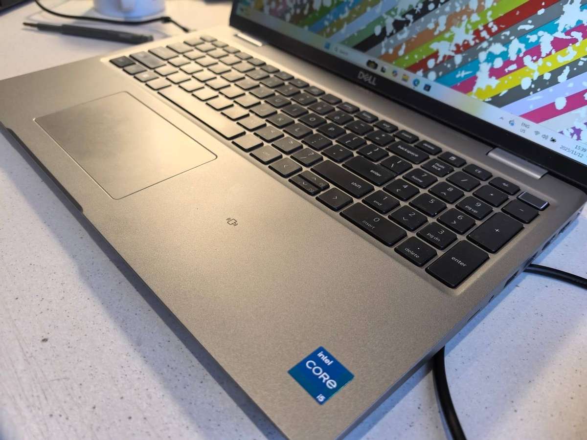 TOUCHSCREEN-DELL LATITUDE 5530*i5-1145G7*16GB*512GB SSD*FHD*IRIS GRAPHICS