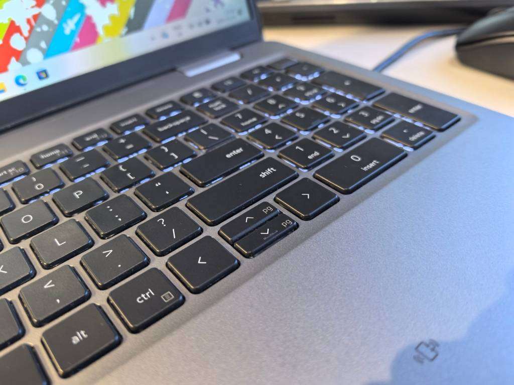 TOUCHSCREEN-DELL LATITUDE 5530*i5-1145G7*16GB*512GB SSD*FHD*IRIS GRAPHICS