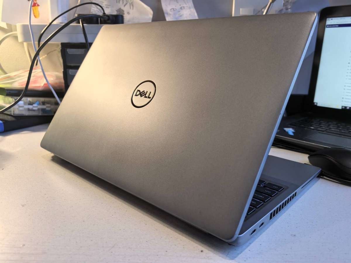 TOUCHSCREEN-DELL LATITUDE 5530*i5-1145G7*16GB*512GB SSD*FHD*IRIS GRAPHICS