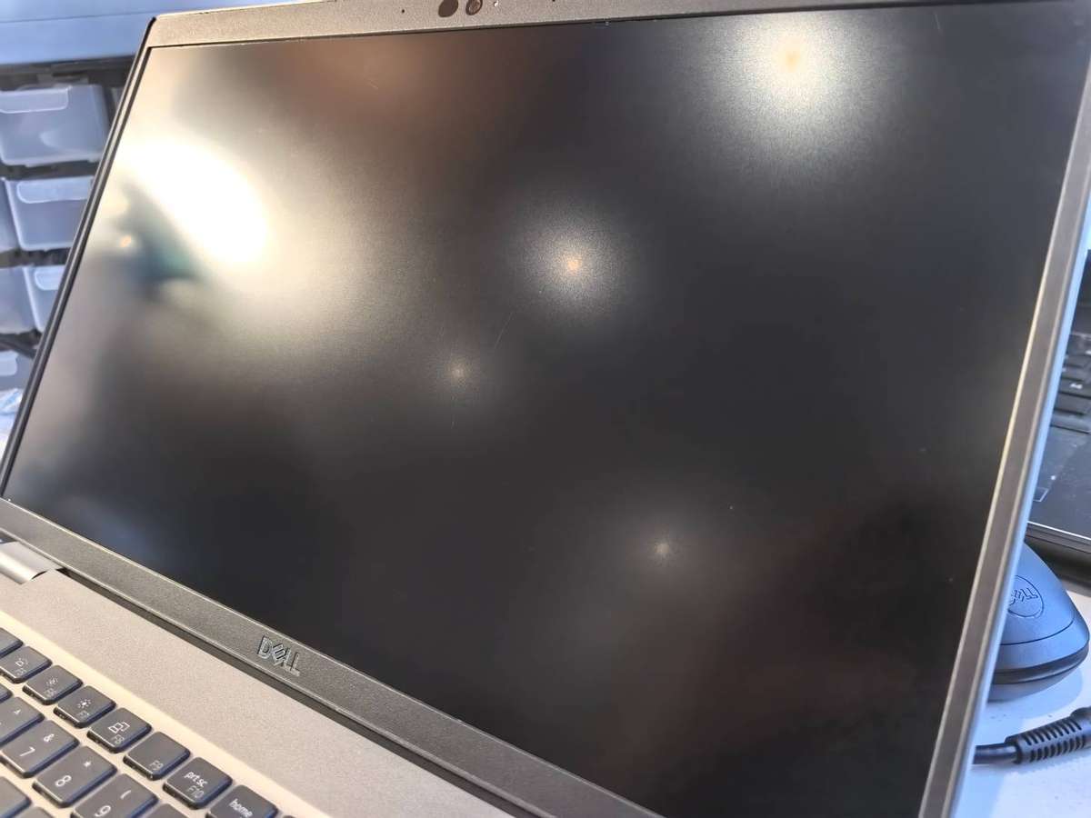 TOUCHSCREEN-DELL LATITUDE 5530*i5-1145G7*16GB*512GB SSD*FHD*IRIS GRAPHICS