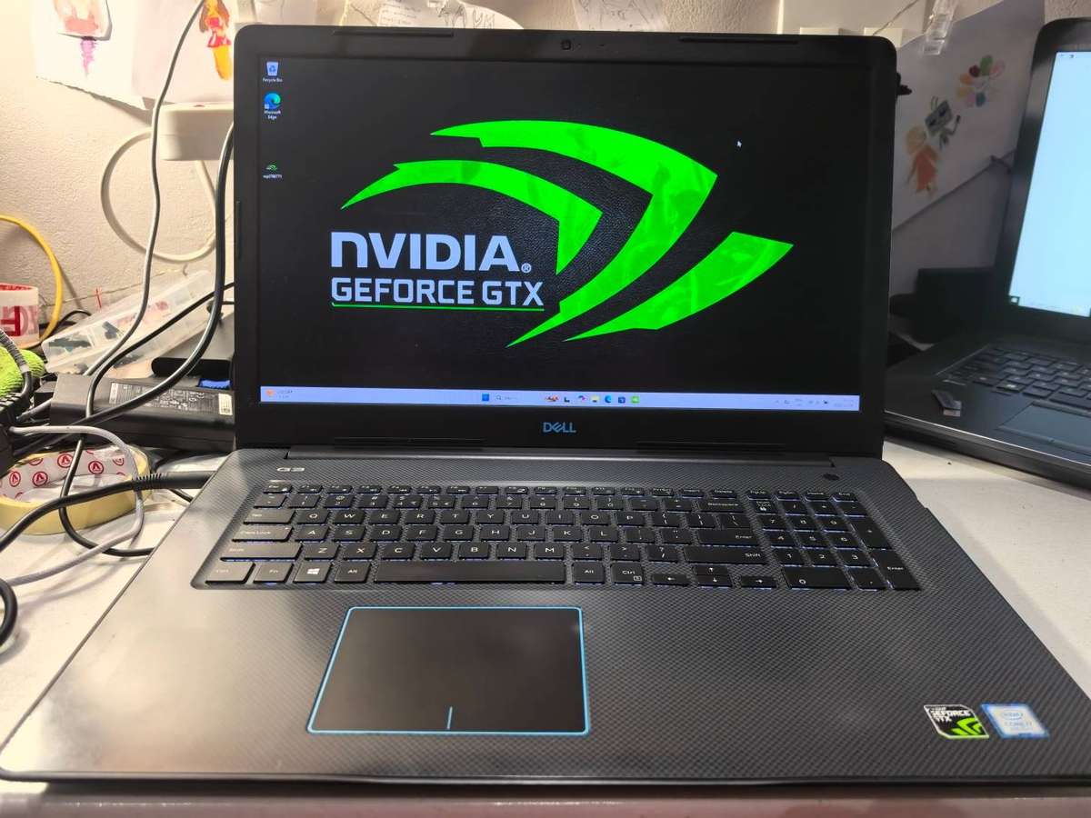 GAMING DELL G3 3779*i7-8750H*16GB DDR4*512GB SSD*17.3FHD*GTX 1050 TI