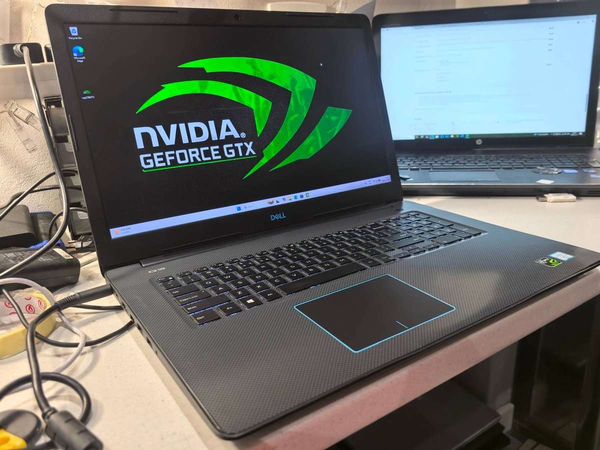 GAMING DELL G3 3779*i7-8750H*16GB DDR4*512GB SSD*17.3FHD*GTX 1050 TI