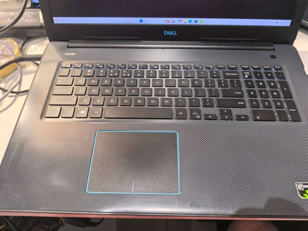 GAMING DELL G3 3779*i7-8750H*16GB DDR4*512GB SSD*17.3FHD*GTX 1050 TI