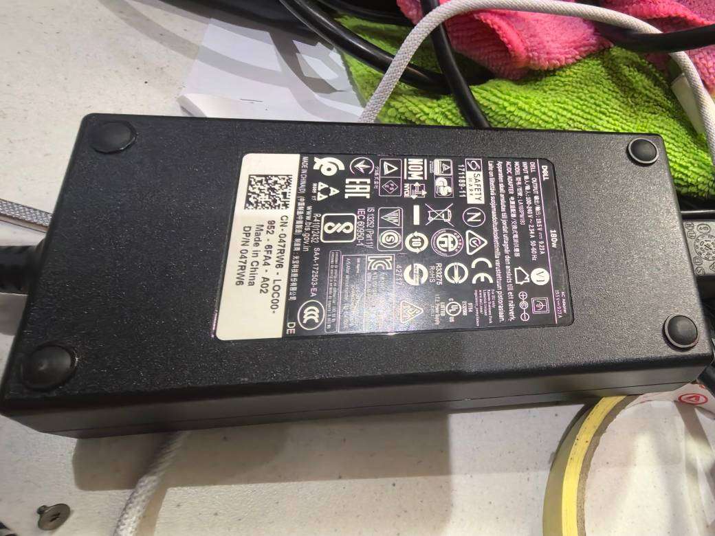 GAMING DELL G3 3779*i7-8750H*16GB DDR4*512GB SSD*17.3FHD*GTX 1050 TI