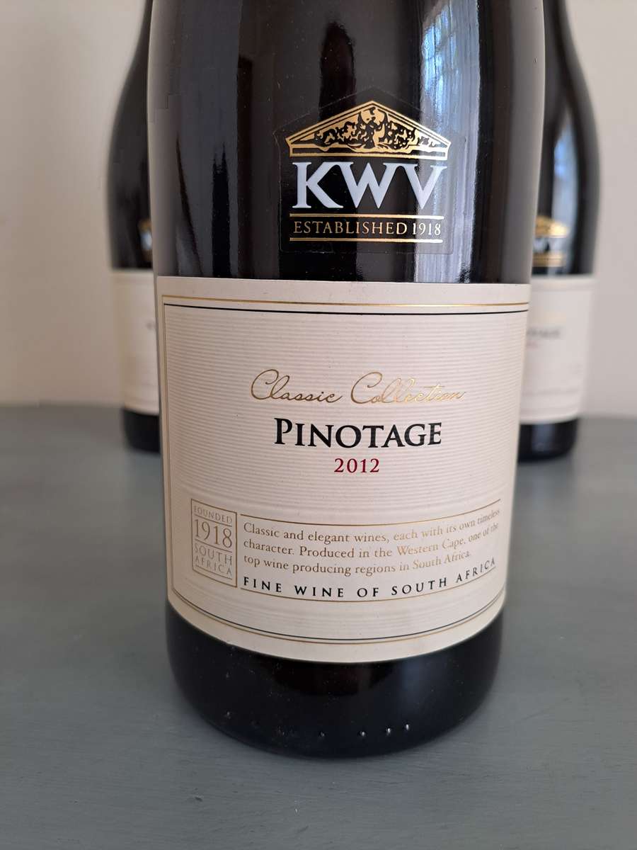1 x 2012 KWV Classic Collection Pinotage, 750ml, 13.5%, Sealed and full