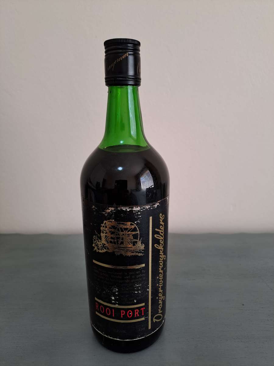 1980's Oranjerivierwynkelders Rooi Port, 750ml, 17.5%