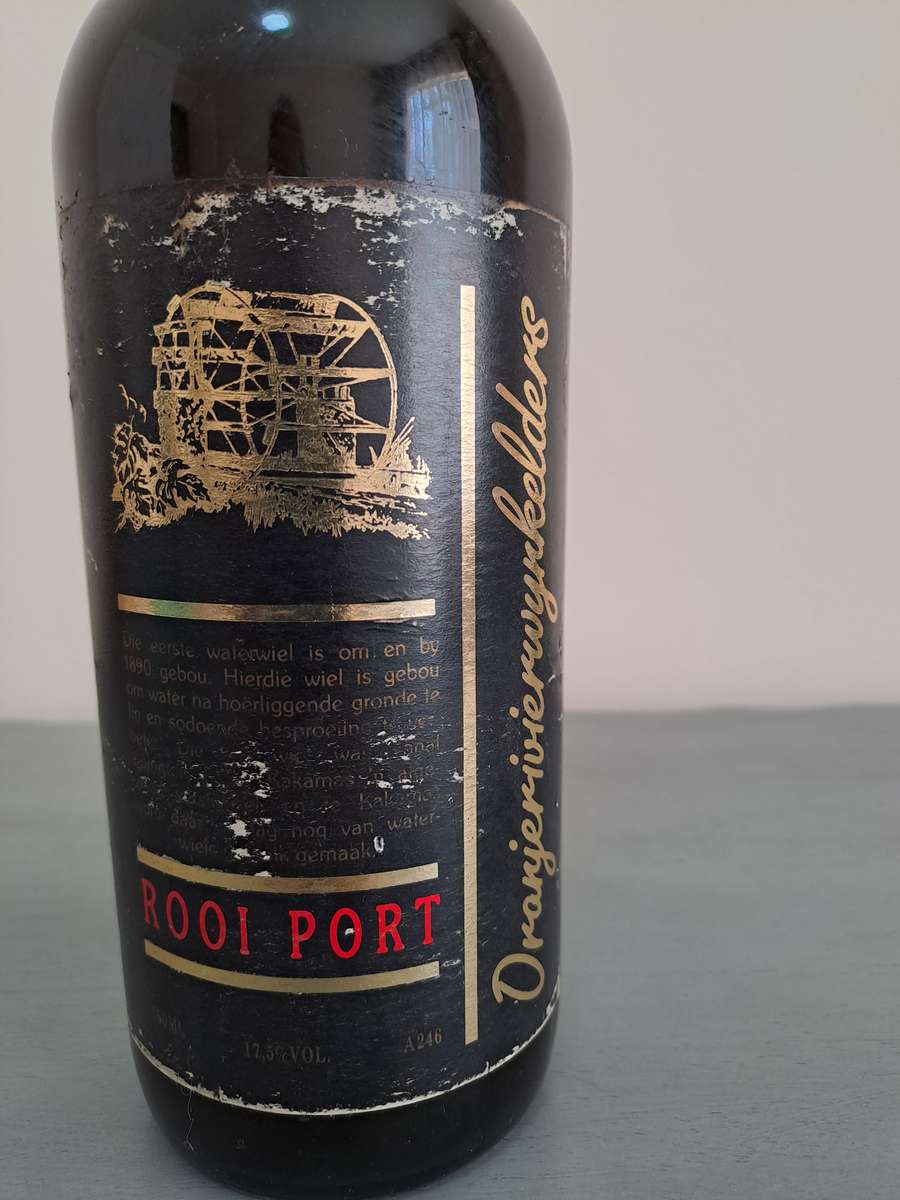 1980's Oranjerivierwynkelders Rooi Port, 750ml, 17.5%
